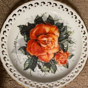 Hamilton Collection plate, Coral Cluster. American Rose Garden Collection